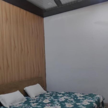 Hotel Trishul Inn Karnaprayāg Buitenkant foto